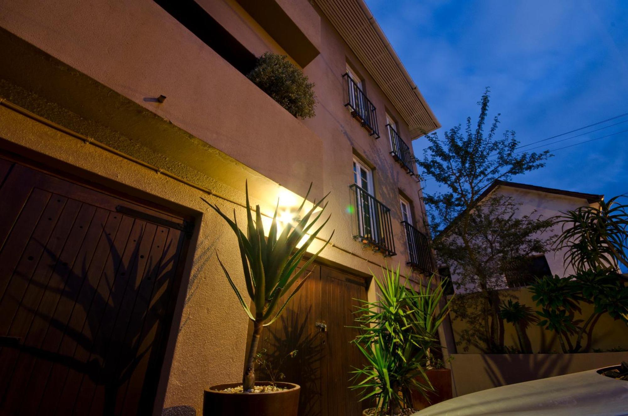 Guest house Costa Rose - No Loadshedding Cape Town